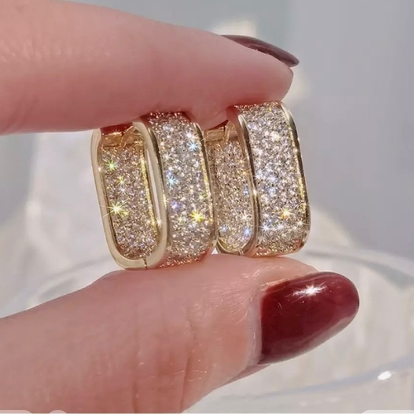 Women’s Gold Rhinestones Square Hoops Fashion Earrings - Picture 2 of 7